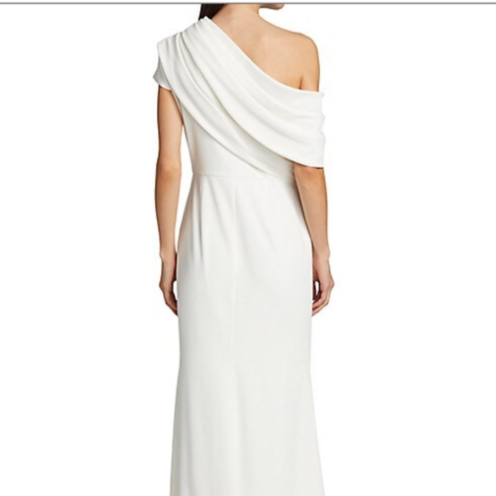 Badgley Mischka - Asymmetric Off-shoulder Crepe Gown size 4 light ivory